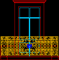Необычный балкон с перилами из кованого железа